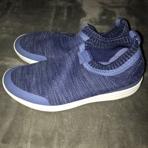 Easy slip on tennis shoes